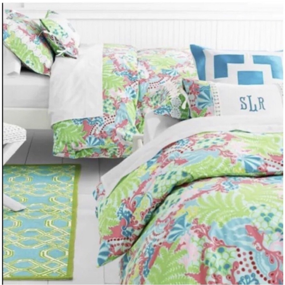LILLY PULITZER "Checking In" Gecko Garnet Hill  Queen DUVET Only